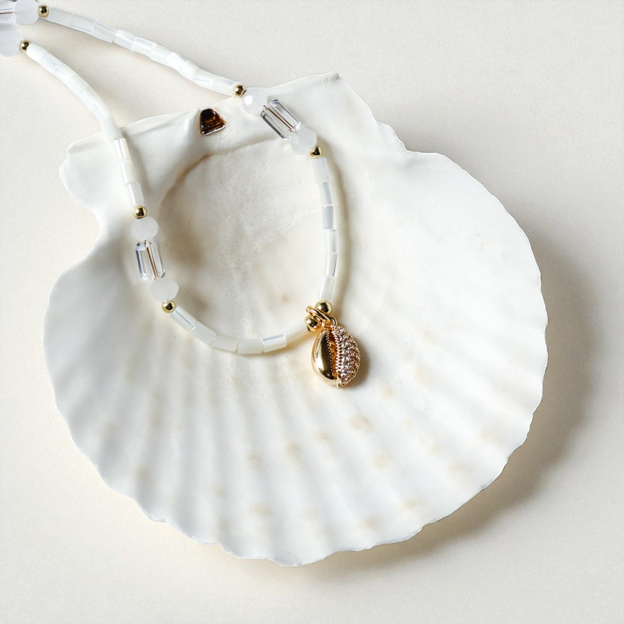 Shell Gleam Necklace