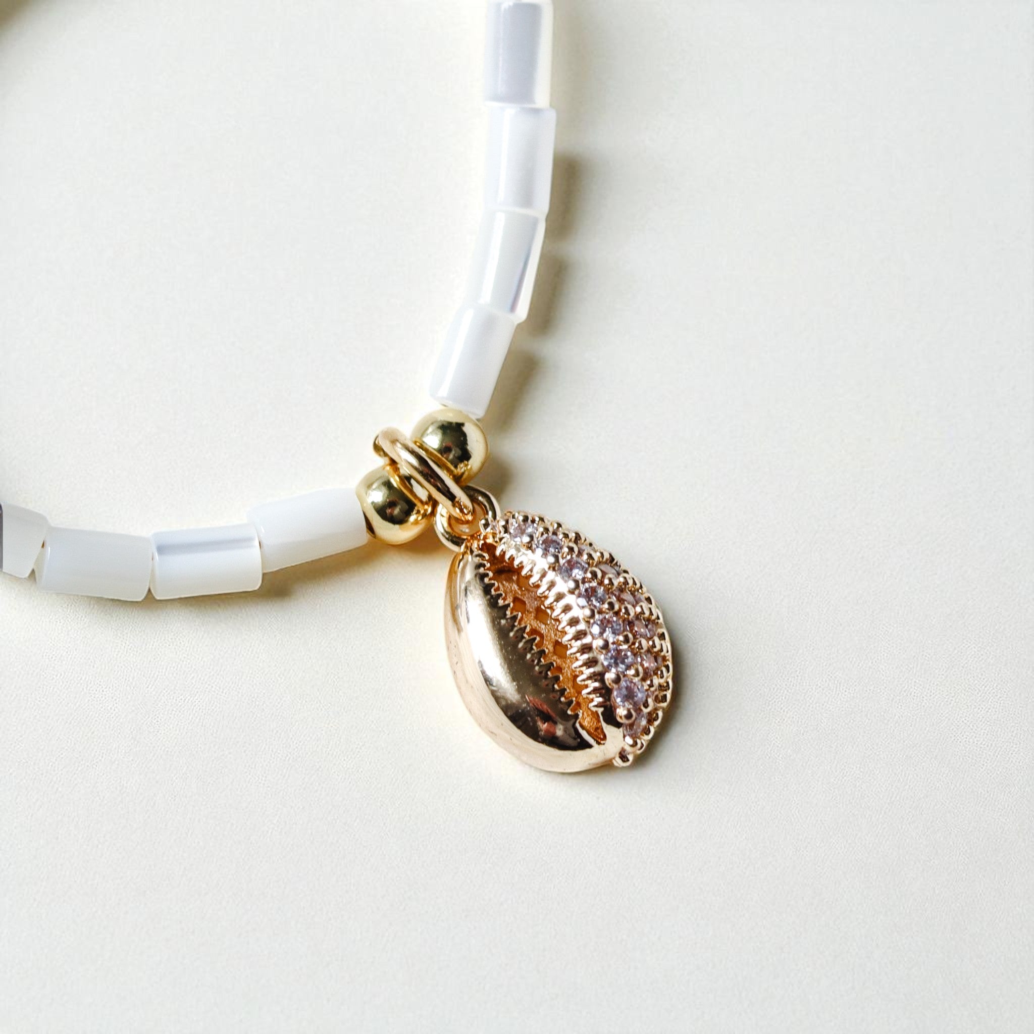 Shell Gleam Necklace