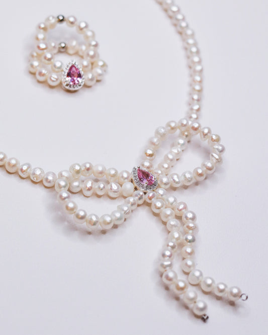 Rose’s Pearl Bow